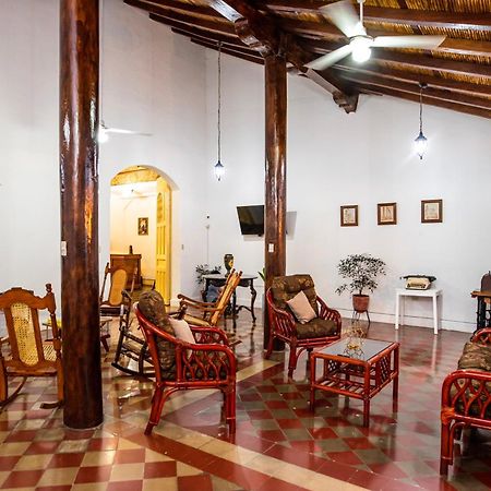 Hostal Victoria Granada Extérieur photo