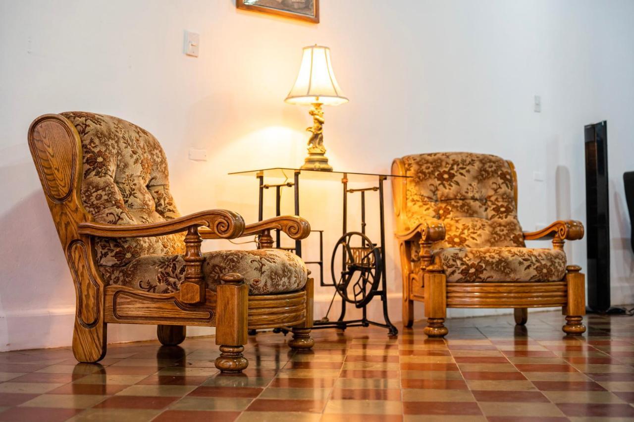 Hostal Victoria Granada Extérieur photo