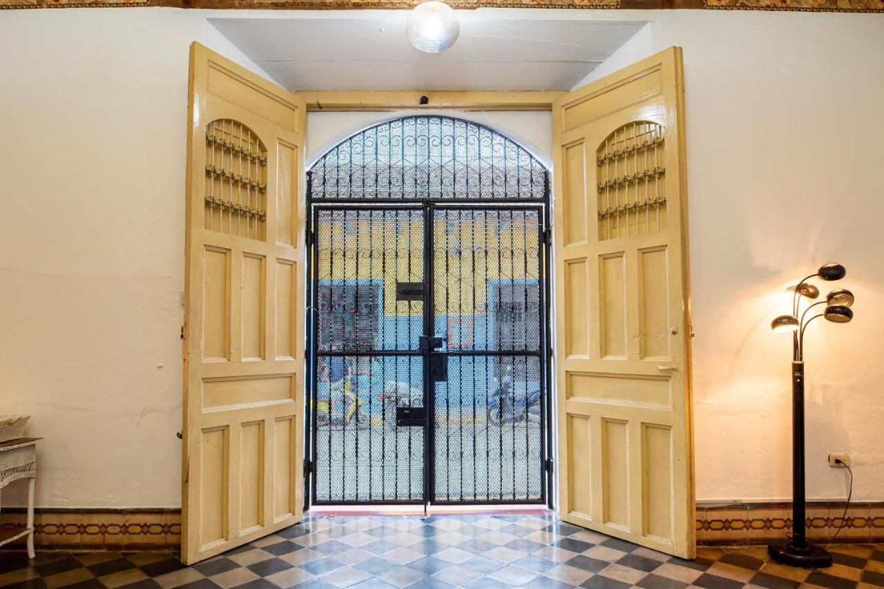 Hostal Victoria Granada Extérieur photo