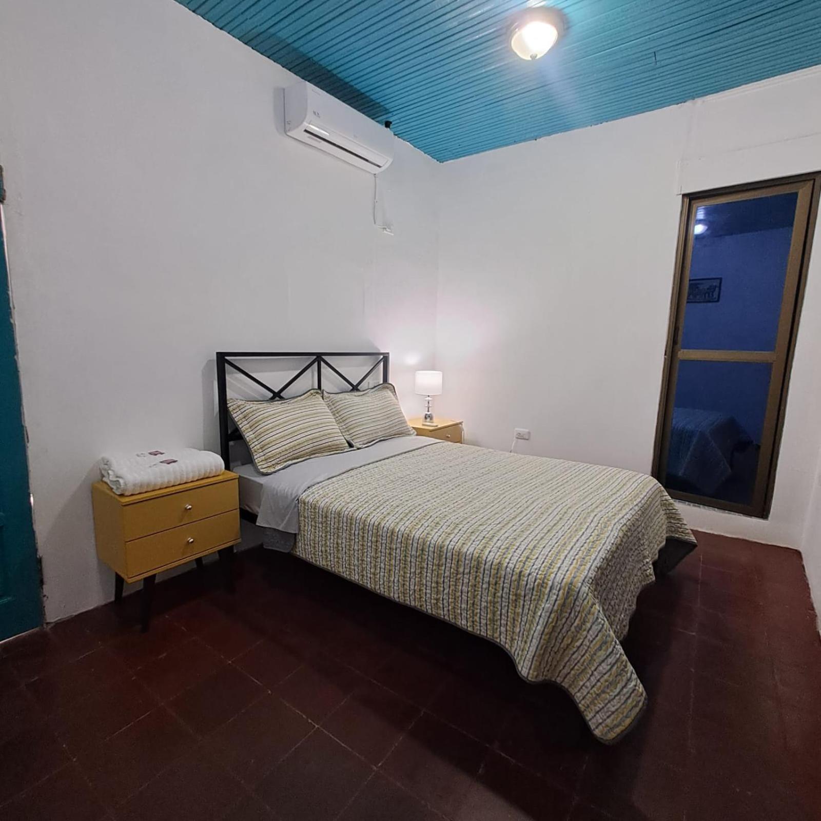 Hostal Victoria Granada Extérieur photo