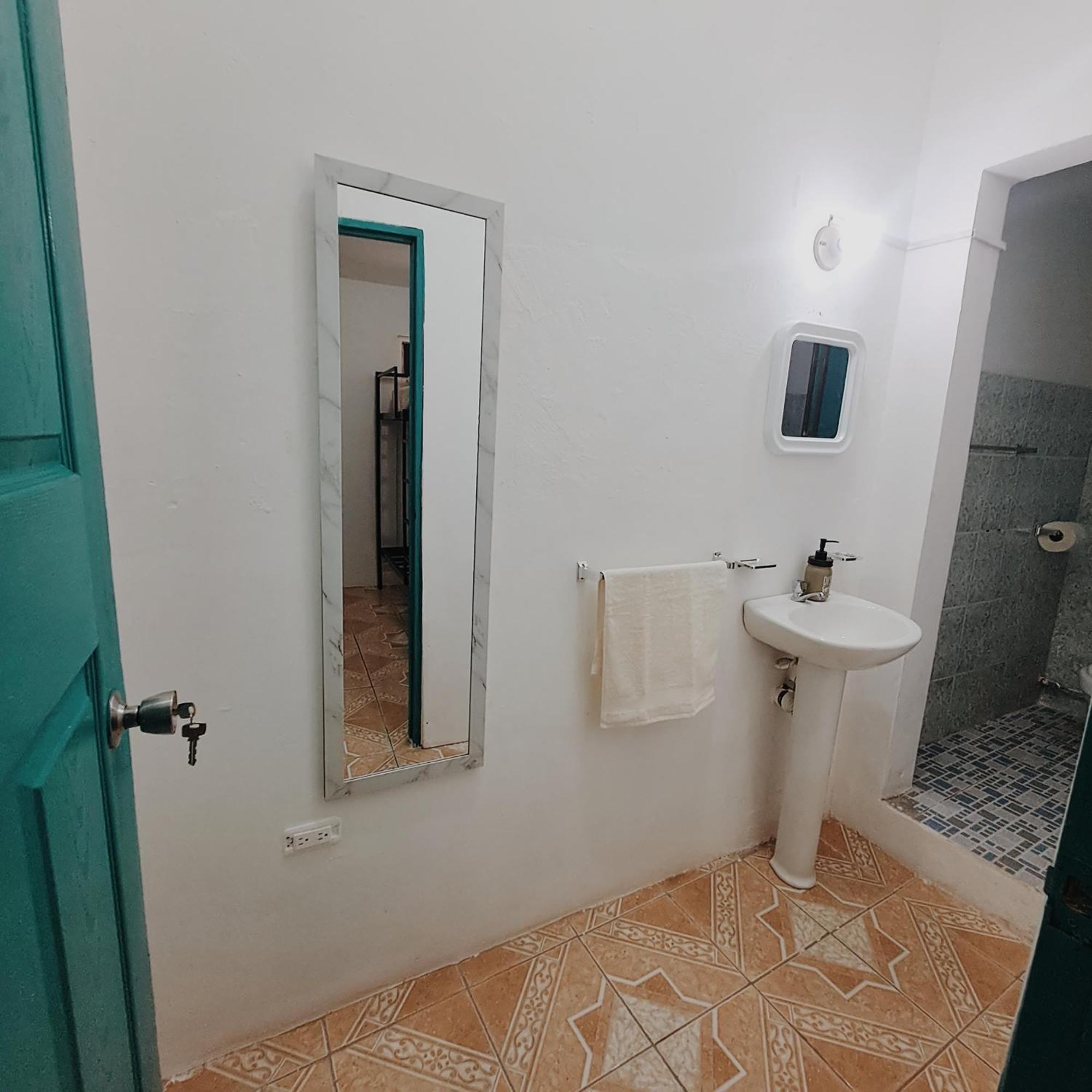 Hostal Victoria Granada Extérieur photo