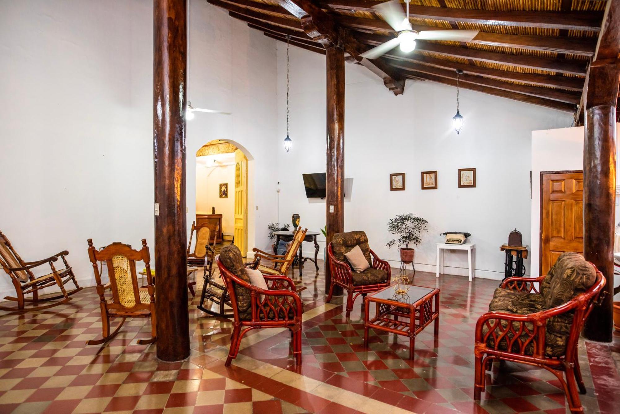 Hostal Victoria Granada Extérieur photo
