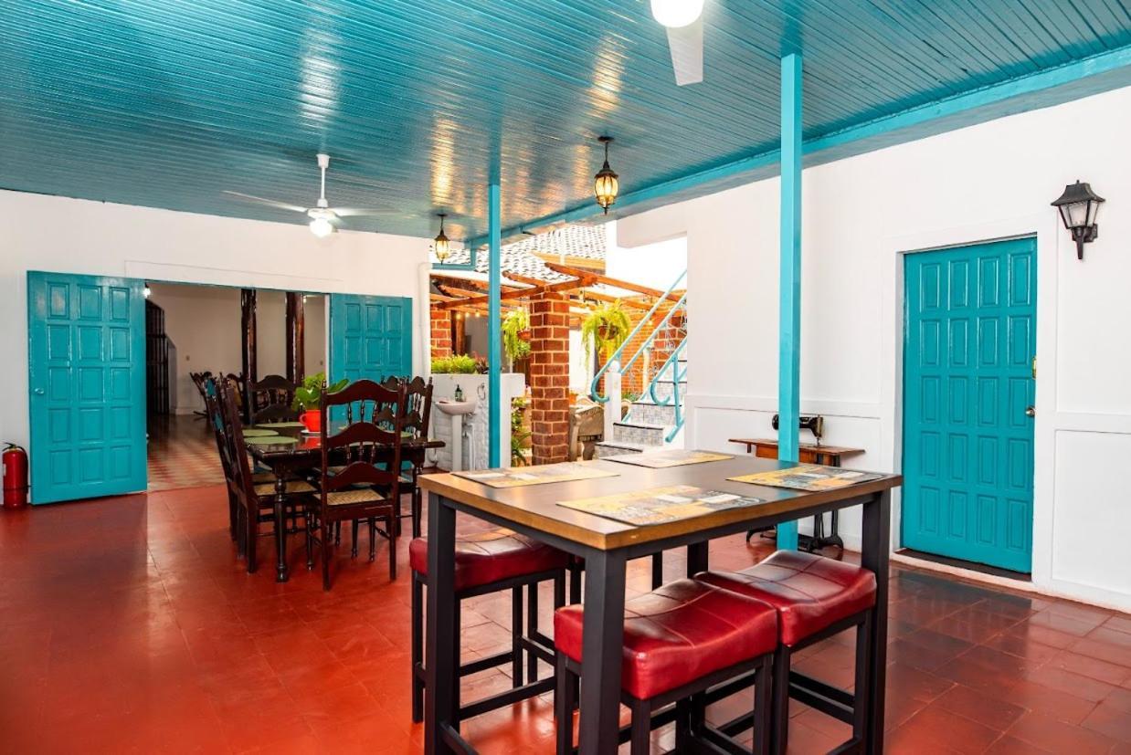 Hostal Victoria Granada Extérieur photo